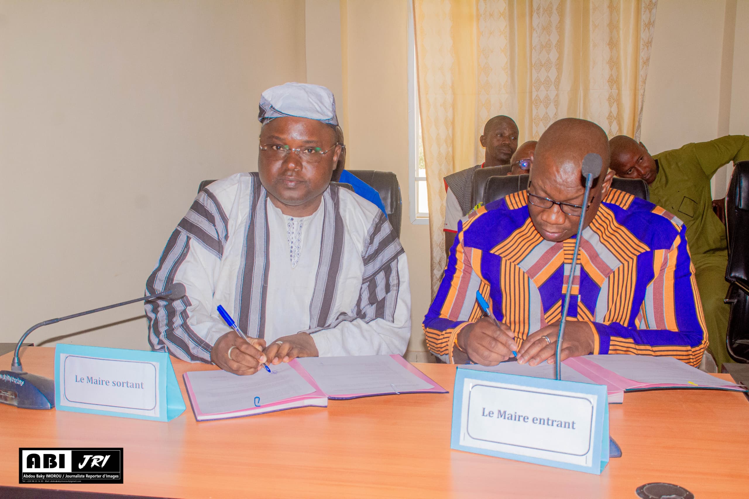 À la suite de l'installation du Conseil Communal de Banikoara, le maire Sabi Goré BIO ALI prend officiellement fonction !